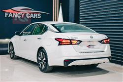 نيسان ألتيما